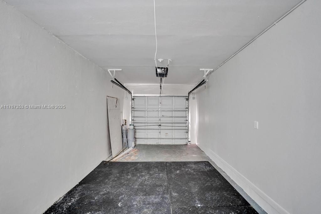 Vendido Recientemente: $500,000 (3 camas, 2 baños, 1569 Pies cuadrados)