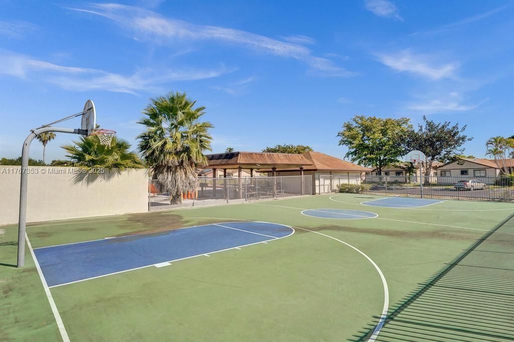 Vendido Recientemente: $500,000 (3 camas, 2 baños, 1569 Pies cuadrados)