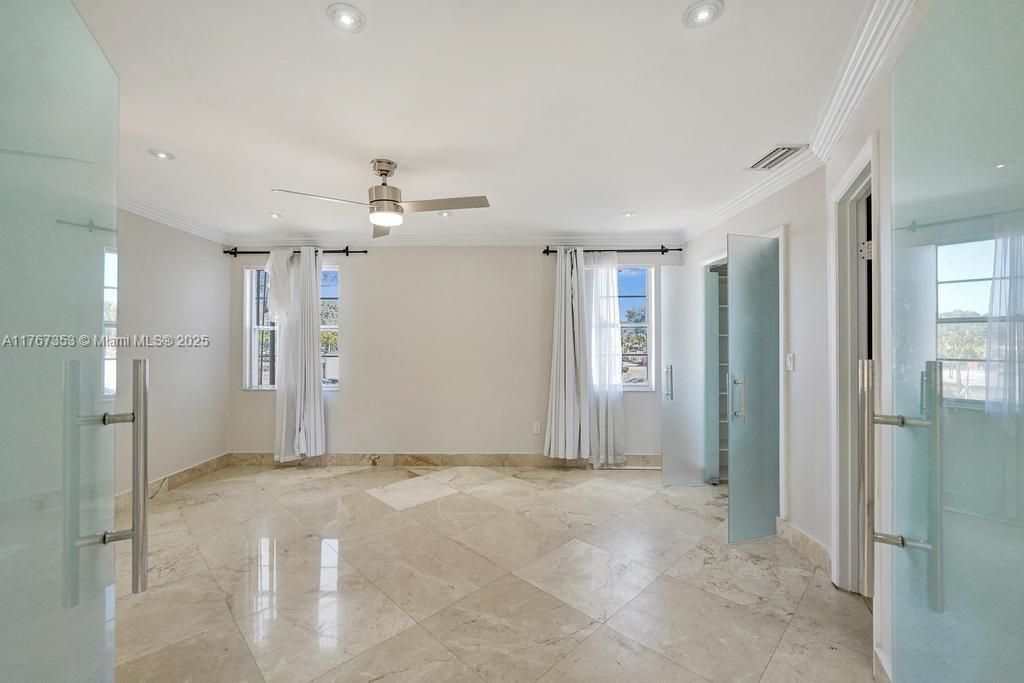 Vendido Recientemente: $500,000 (3 camas, 2 baños, 1569 Pies cuadrados)