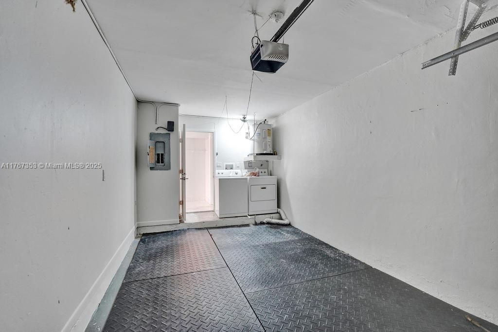 Vendido Recientemente: $500,000 (3 camas, 2 baños, 1569 Pies cuadrados)