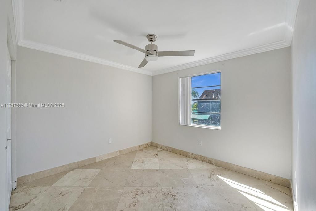 Vendido Recientemente: $500,000 (3 camas, 2 baños, 1569 Pies cuadrados)