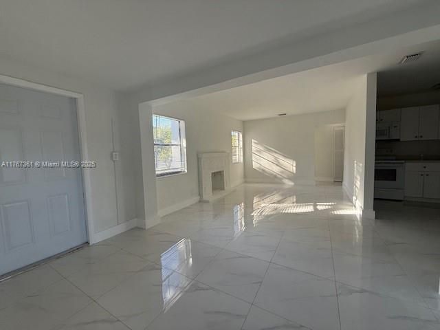 最近租的: $2,700 (3 贝兹, 1 浴室, 1219 平方英尺)