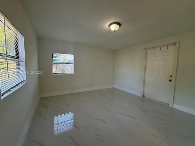 最近租的: $2,700 (3 贝兹, 1 浴室, 1219 平方英尺)