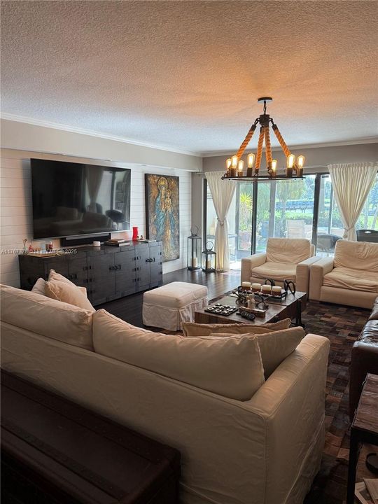 En Venta: $794,900 (2 camas, 2 baños, 1542 Pies cuadrados)