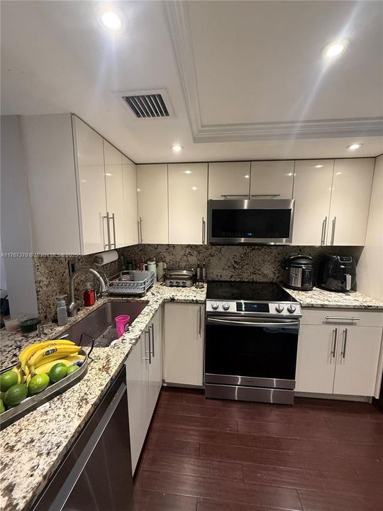 En Venta: $794,900 (2 camas, 2 baños, 1542 Pies cuadrados)