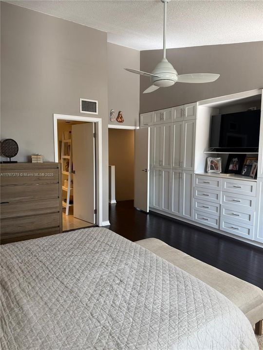 En Venta: $794,900 (2 camas, 2 baños, 1542 Pies cuadrados)