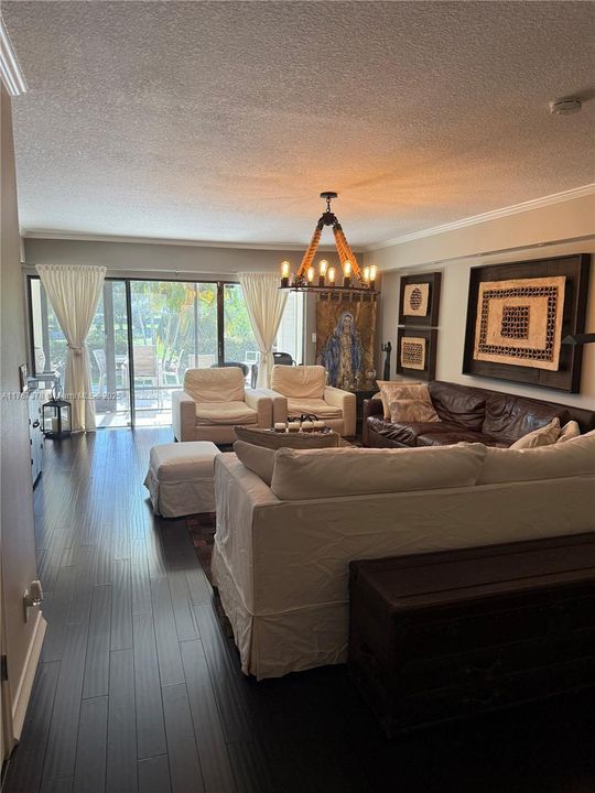 En Venta: $794,900 (2 camas, 2 baños, 1542 Pies cuadrados)