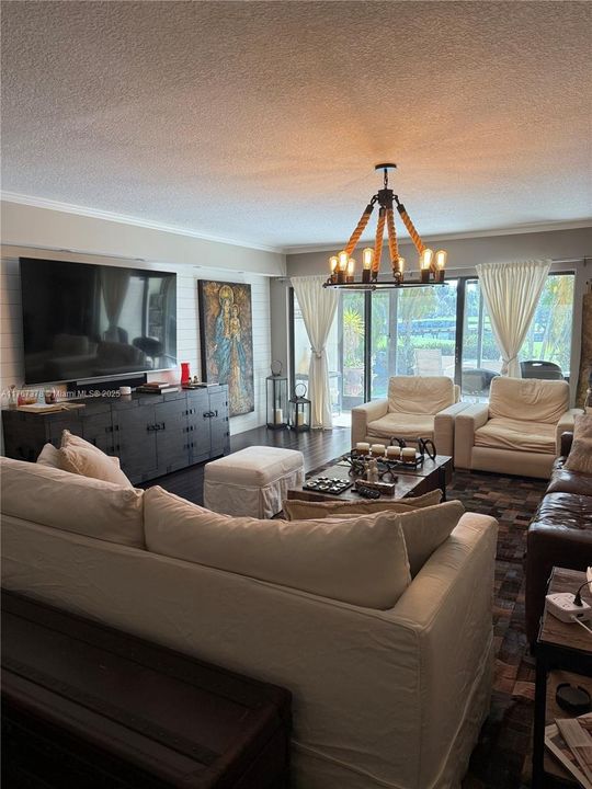 En Venta: $794,900 (2 camas, 2 baños, 1542 Pies cuadrados)