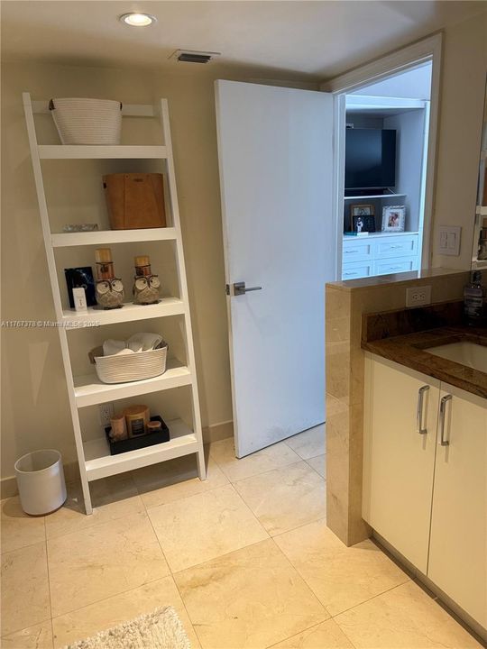 En Venta: $794,900 (2 camas, 2 baños, 1542 Pies cuadrados)