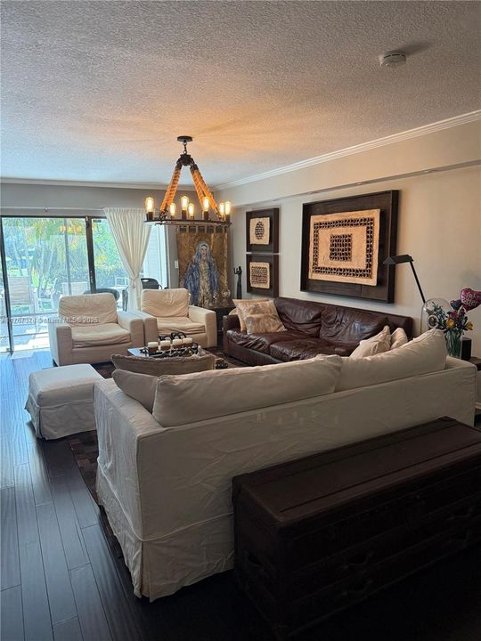 En Venta: $794,900 (2 camas, 2 baños, 1542 Pies cuadrados)