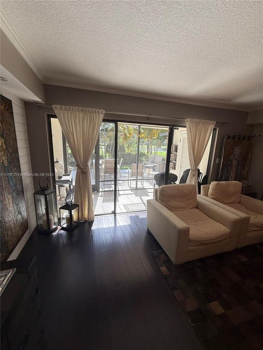 En Venta: $794,900 (2 camas, 2 baños, 1542 Pies cuadrados)