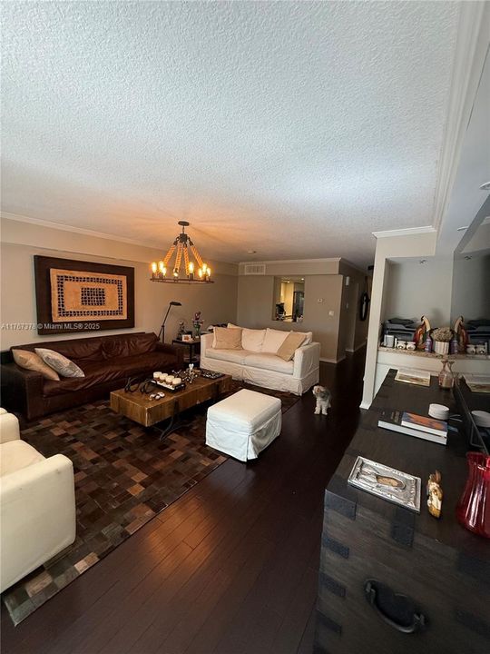 En Venta: $794,900 (2 camas, 2 baños, 1542 Pies cuadrados)