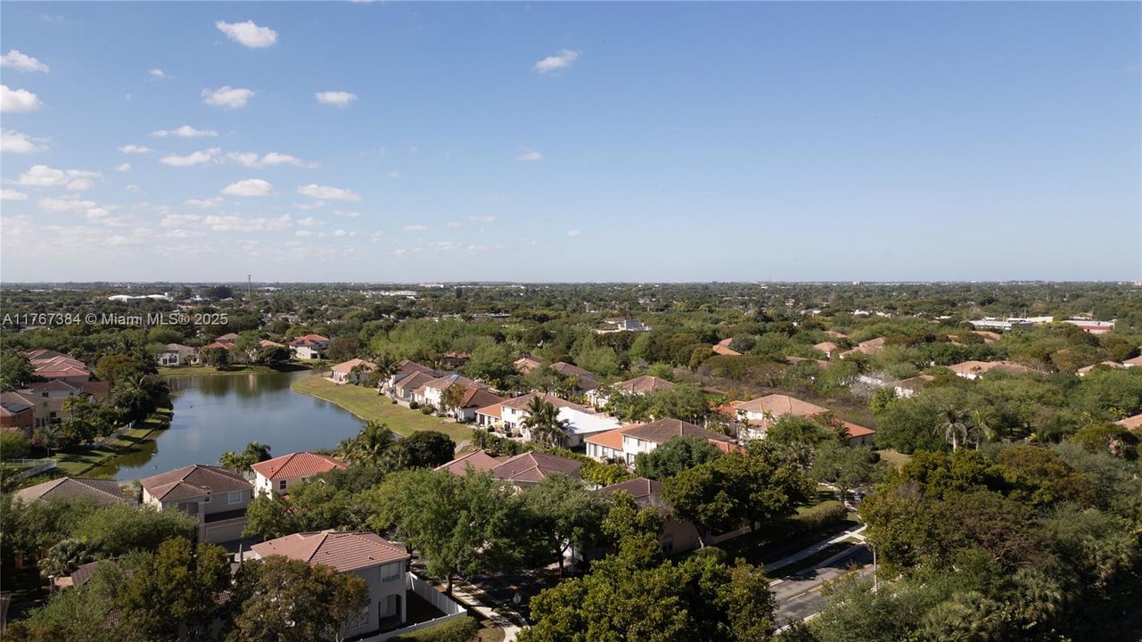 Recently Sold: $350,000 (3 beds, 2 baths, 1024 Square Feet)