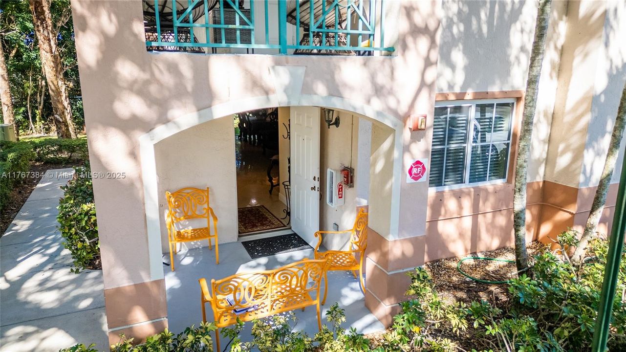 Recently Sold: $350,000 (3 beds, 2 baths, 1024 Square Feet)