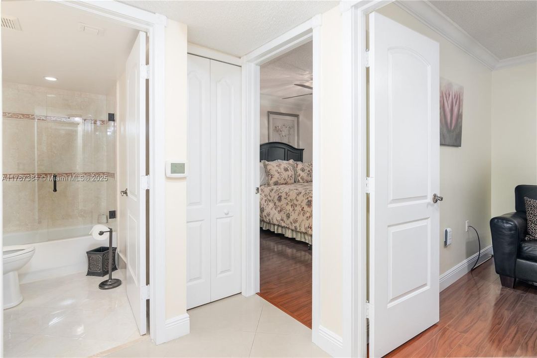 Recently Sold: $350,000 (3 beds, 2 baths, 1024 Square Feet)