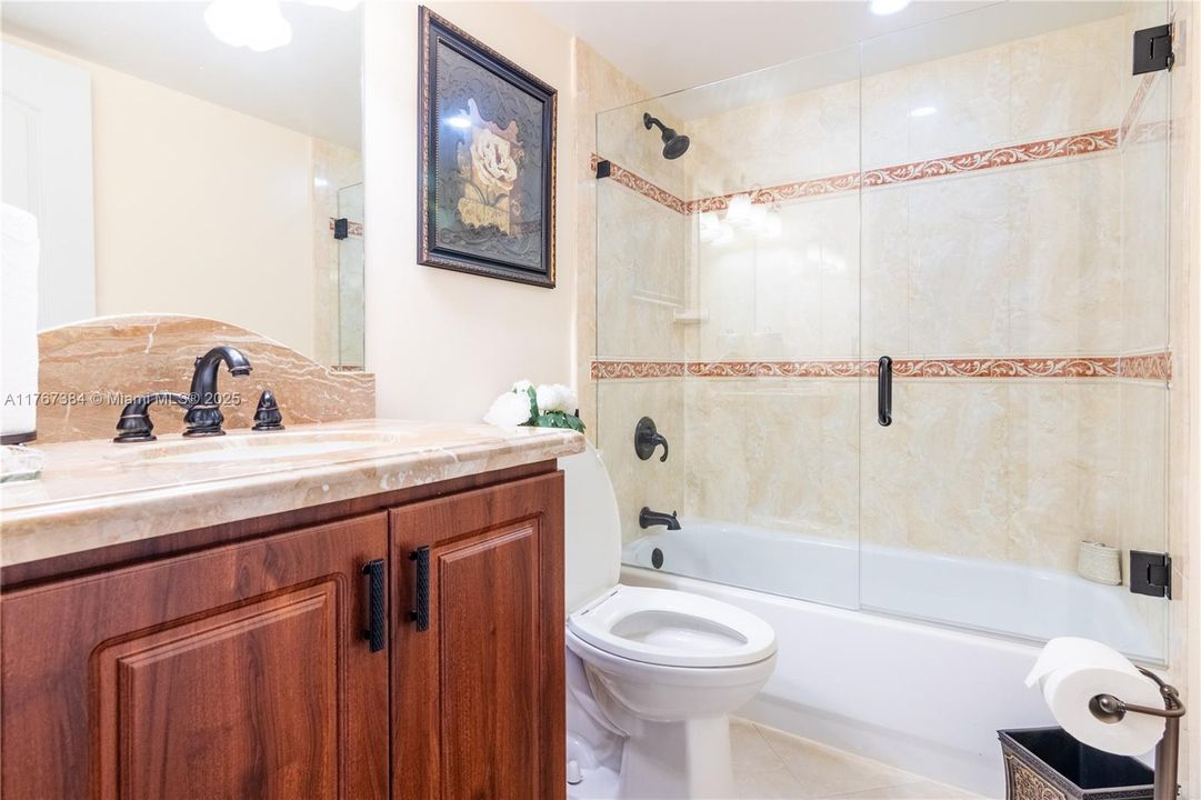 Recently Sold: $350,000 (3 beds, 2 baths, 1024 Square Feet)