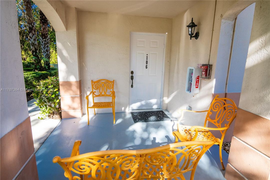 Recently Sold: $350,000 (3 beds, 2 baths, 1024 Square Feet)