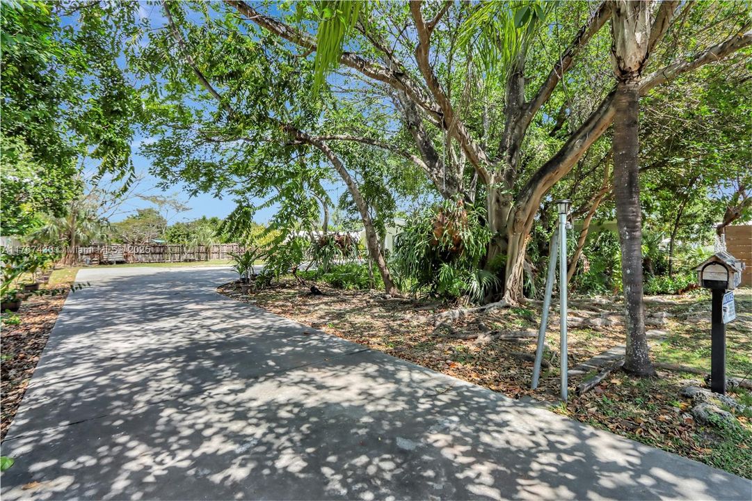 Recently Sold: $849,000 (3 beds, 2 baths, 1721 Square Feet)