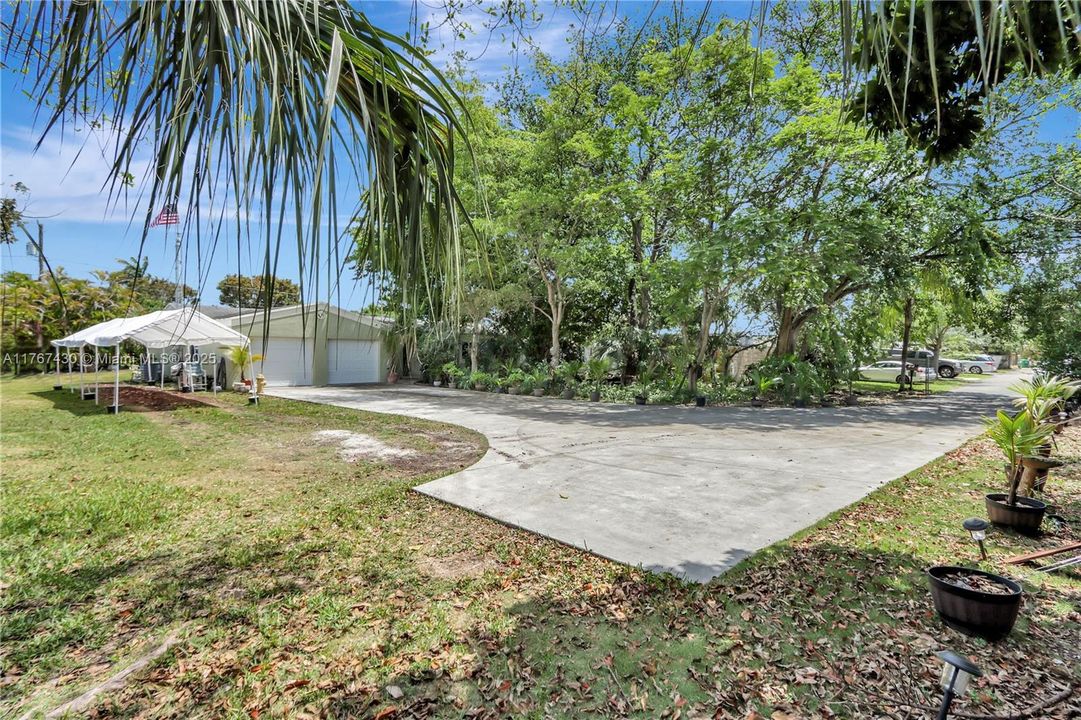 Recently Sold: $849,000 (3 beds, 2 baths, 1721 Square Feet)