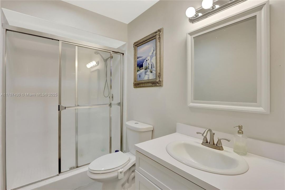 Recently Sold: $849,000 (3 beds, 2 baths, 1721 Square Feet)