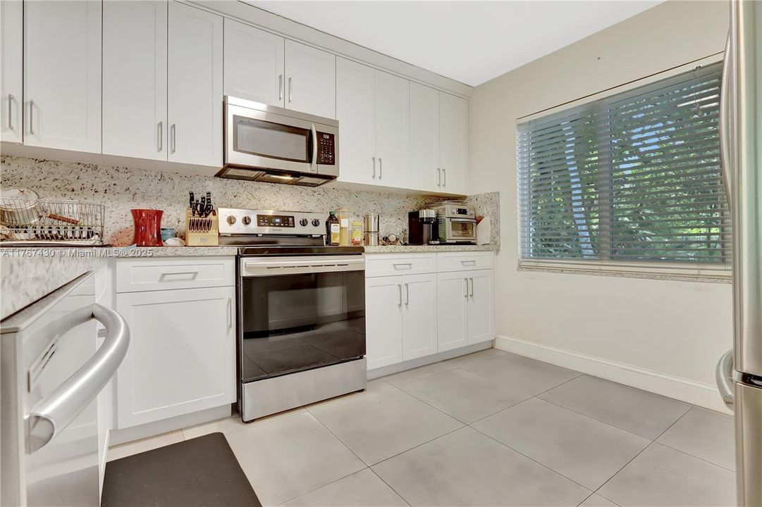 Recently Sold: $849,000 (3 beds, 2 baths, 1721 Square Feet)