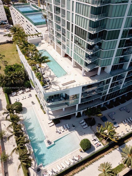 For Sale: $1,875,000 (3 beds, 4 baths, 1868 Square Feet)