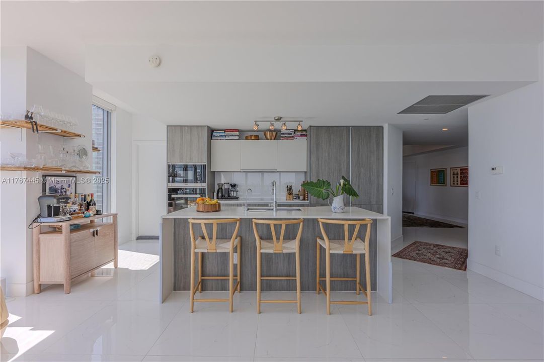 For Sale: $1,875,000 (3 beds, 4 baths, 1868 Square Feet)