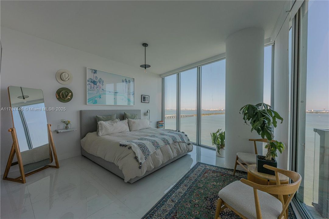 For Sale: $1,875,000 (3 beds, 4 baths, 1868 Square Feet)