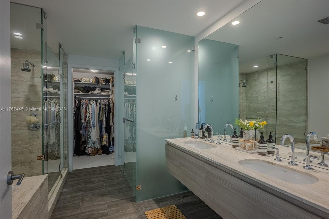 For Sale: $1,875,000 (3 beds, 4 baths, 1868 Square Feet)