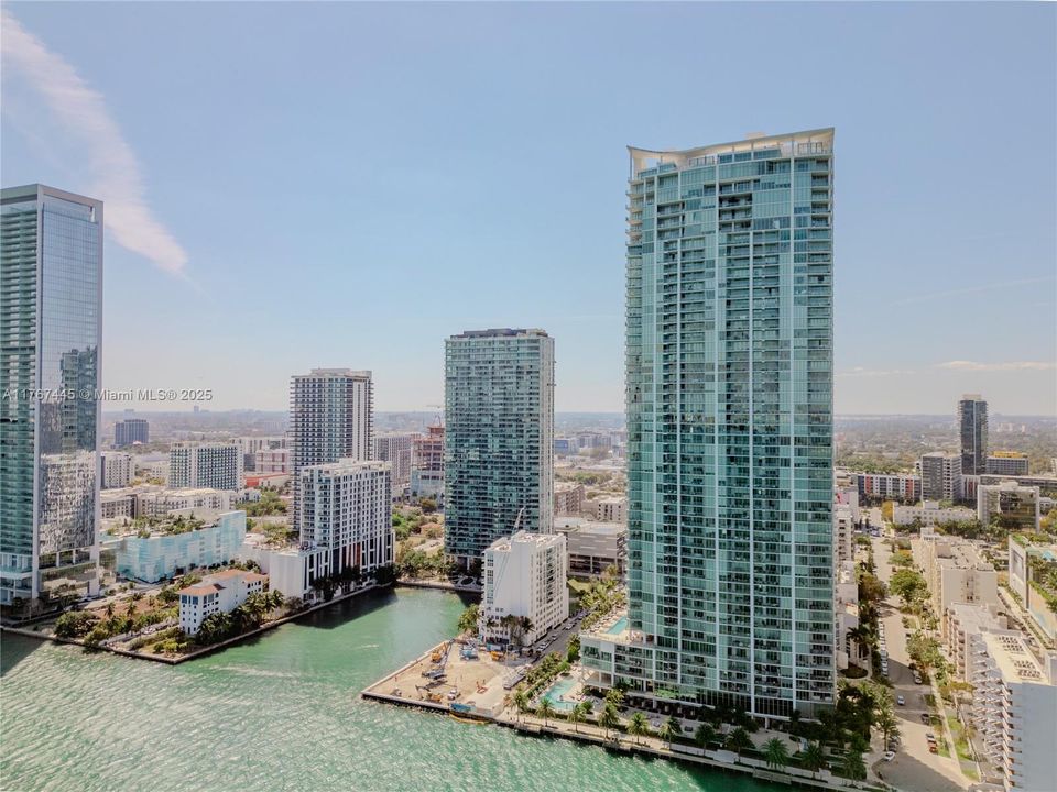 For Sale: $1,875,000 (3 beds, 4 baths, 1868 Square Feet)