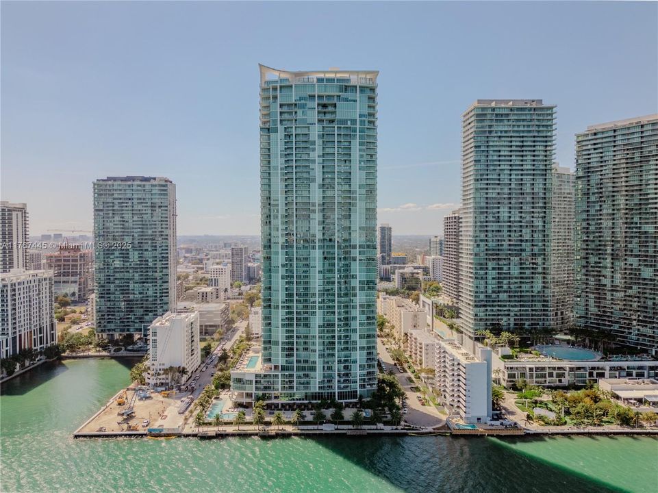 For Sale: $1,875,000 (3 beds, 4 baths, 1868 Square Feet)