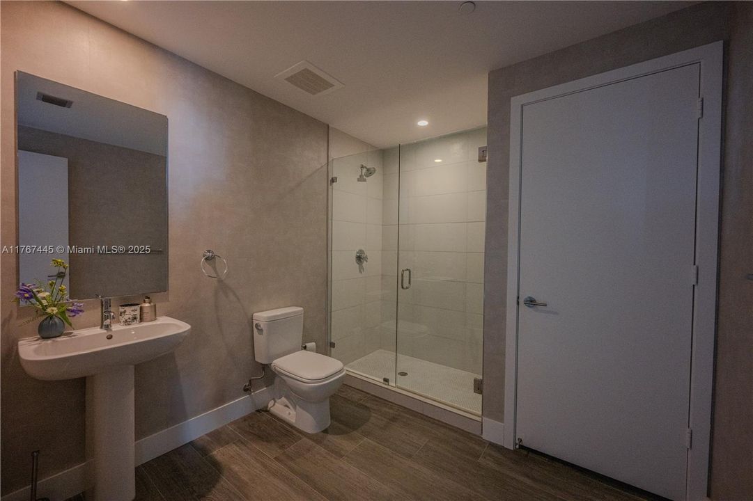 For Sale: $1,875,000 (3 beds, 4 baths, 1868 Square Feet)