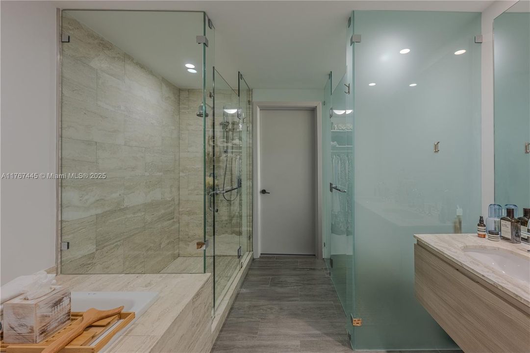 For Sale: $1,875,000 (3 beds, 4 baths, 1868 Square Feet)