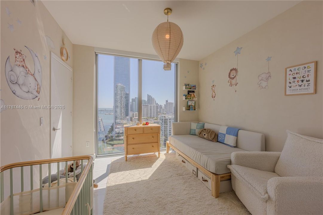 For Sale: $1,875,000 (3 beds, 4 baths, 1868 Square Feet)