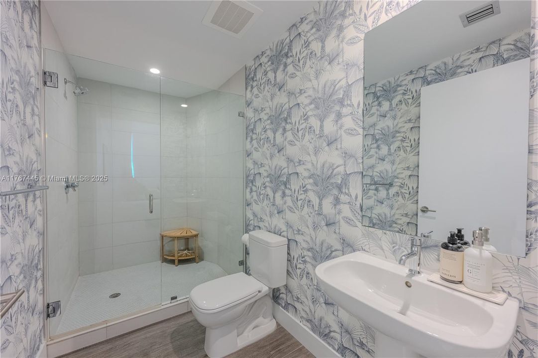 For Sale: $1,875,000 (3 beds, 4 baths, 1868 Square Feet)