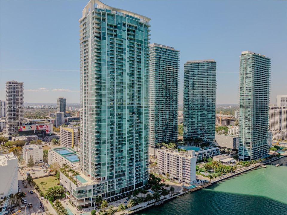 For Sale: $1,875,000 (3 beds, 4 baths, 1868 Square Feet)