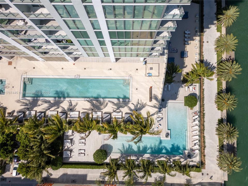 For Sale: $1,875,000 (3 beds, 4 baths, 1868 Square Feet)