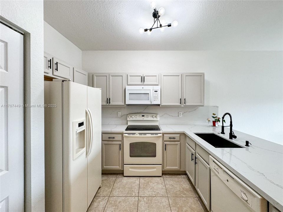 Recently Rented: $2,650 (3 beds, 2 baths, 1628 Square Feet)