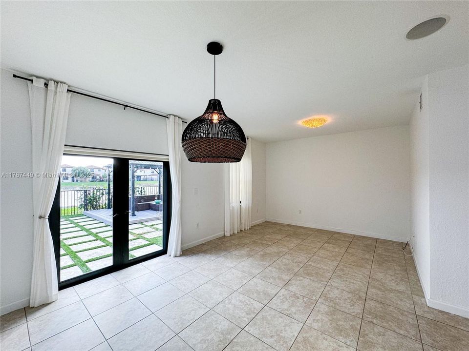 Recently Rented: $2,650 (3 beds, 2 baths, 1628 Square Feet)