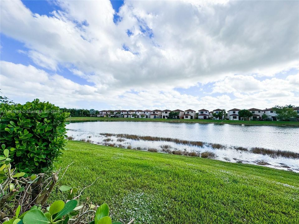 Recently Rented: $2,650 (3 beds, 2 baths, 1628 Square Feet)