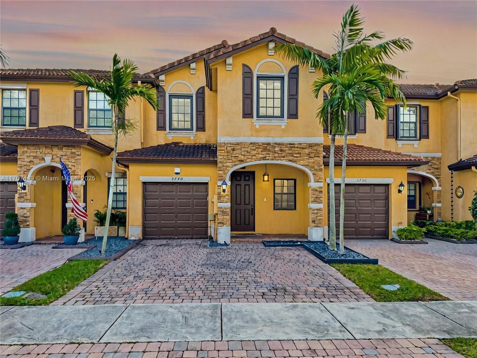 Recently Rented: $2,650 (3 beds, 2 baths, 1628 Square Feet)