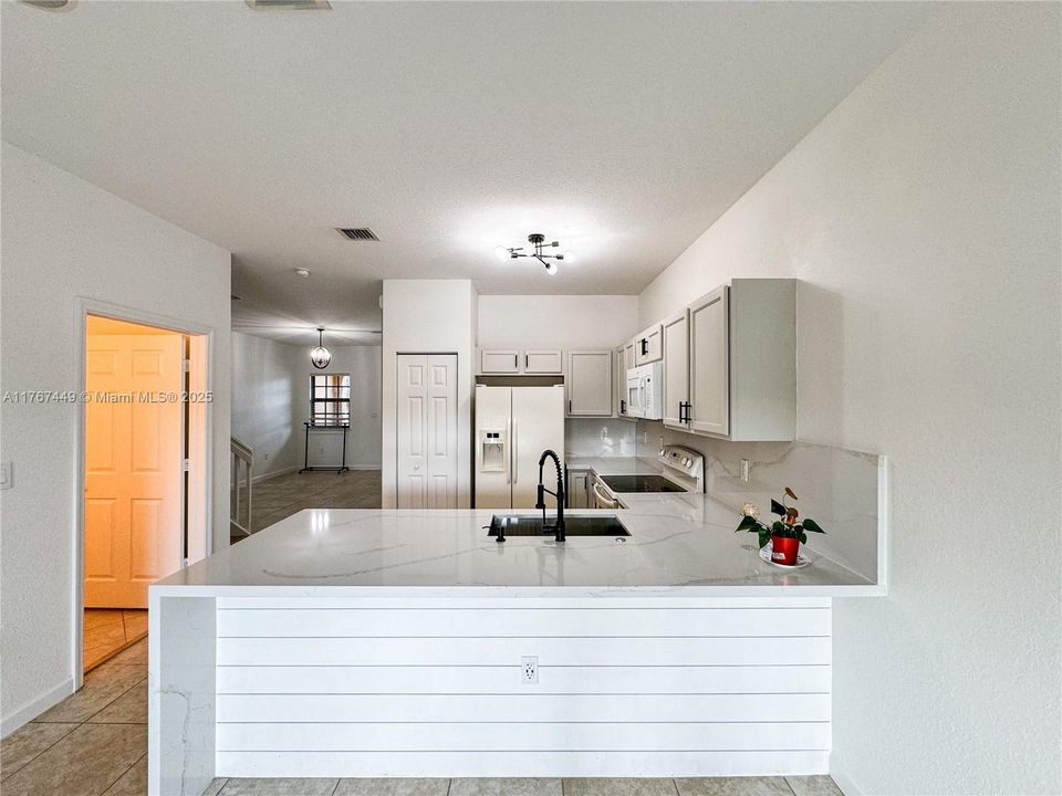 Recently Rented: $2,650 (3 beds, 2 baths, 1628 Square Feet)