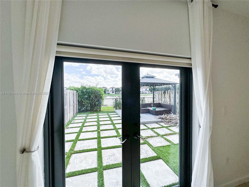 Recently Rented: $2,650 (3 beds, 2 baths, 1628 Square Feet)