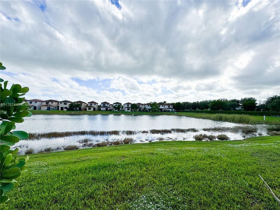 Recently Rented: $2,650 (3 beds, 2 baths, 1628 Square Feet)