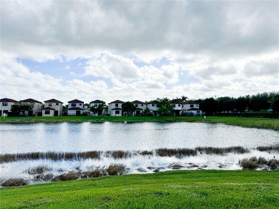 Recently Rented: $2,650 (3 beds, 2 baths, 1628 Square Feet)