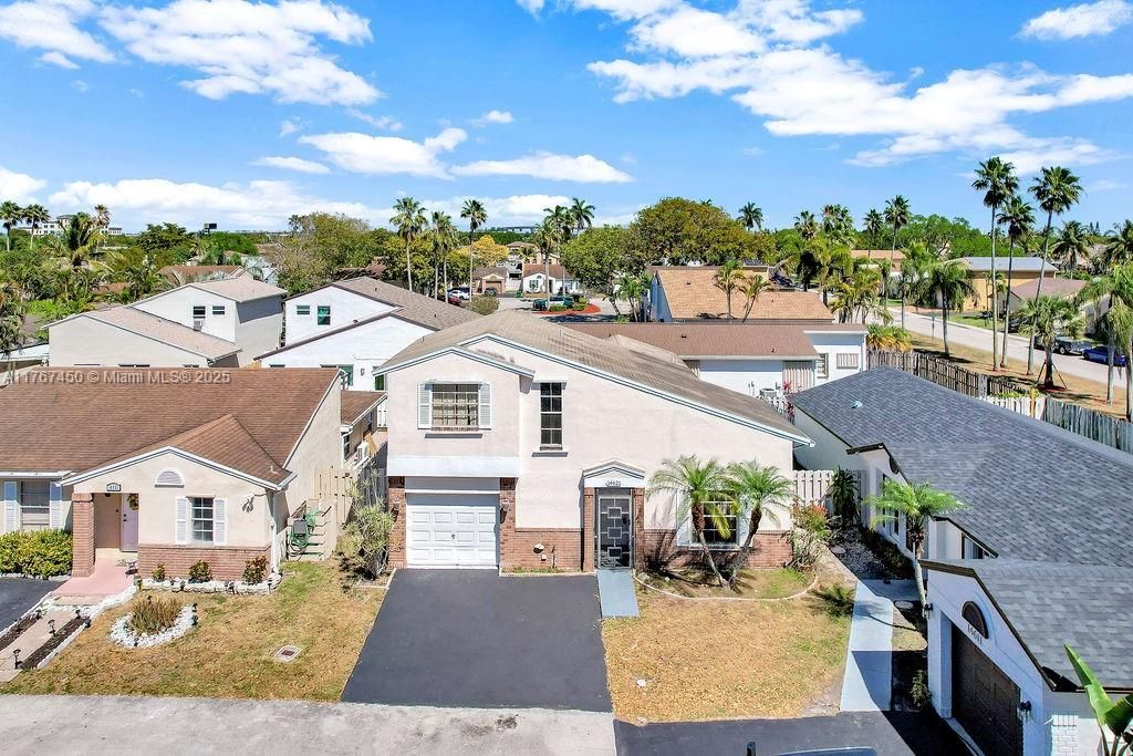 Недавно продано: $432,000 (3 спален, 2 ванн, 1217 Квадратных фут)