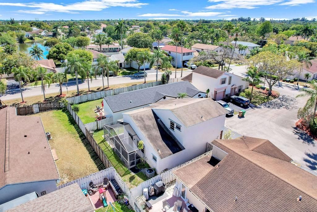 Недавно продано: $432,000 (3 спален, 2 ванн, 1217 Квадратных фут)