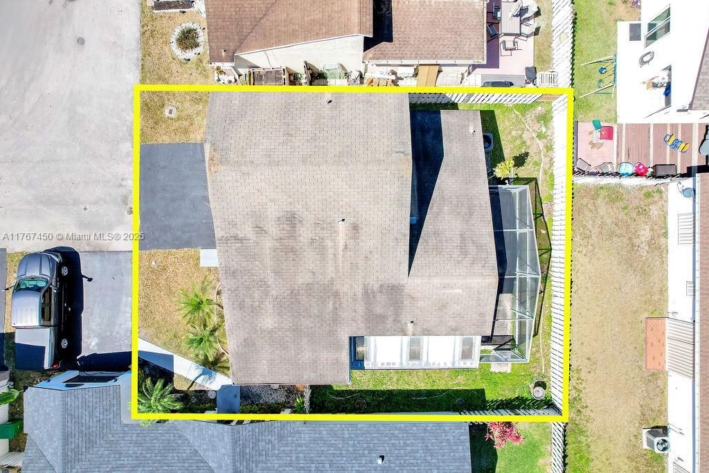 Недавно продано: $432,000 (3 спален, 2 ванн, 1217 Квадратных фут)