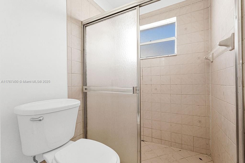 Недавно продано: $432,000 (3 спален, 2 ванн, 1217 Квадратных фут)