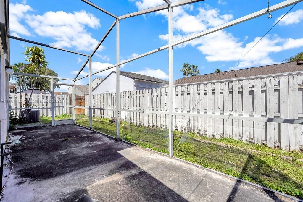 Недавно продано: $432,000 (3 спален, 2 ванн, 1217 Квадратных фут)